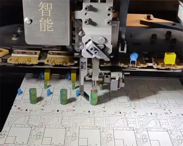 精密元件的守護(hù)者：電子插件機的先進(jìn)技術(shù)解析